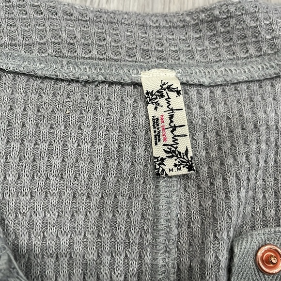 Free People One of The Girls Waffle Knit Henley Top Rose Gold Snaps Women’s Med - Picture 5 of 10